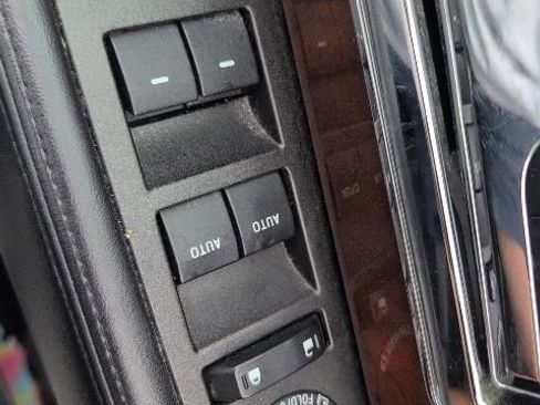 Used 2016 Lincoln Navigator Select AWD/4WD image 16