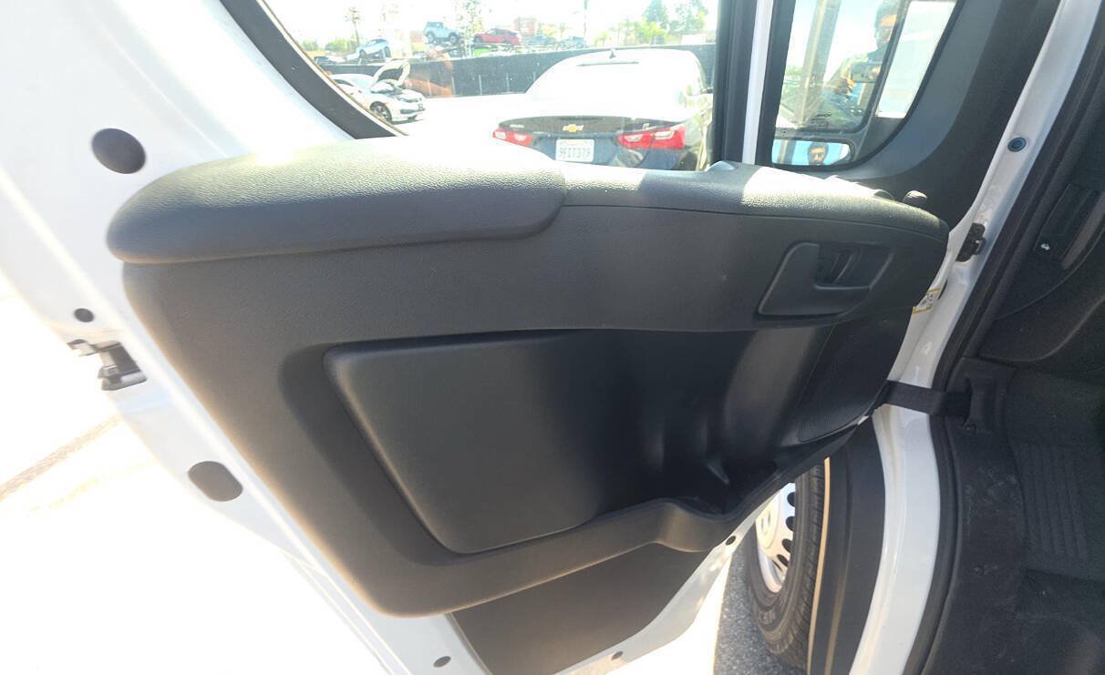 Used 2024 RAM ProMaster 2500 w/ Safety Group FWD image 10