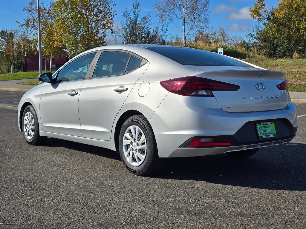 Used 2019 Hyundai Elantra SE FWD image 3