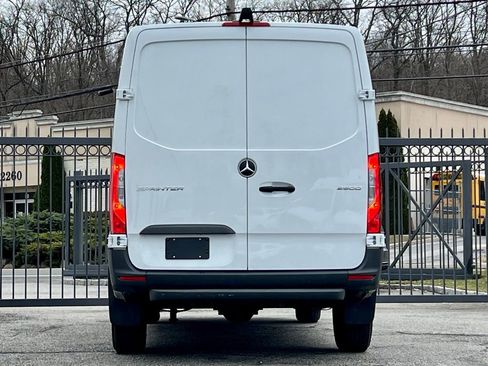 Used 2025 Mercedes-Benz Sprinter 2500 image 5