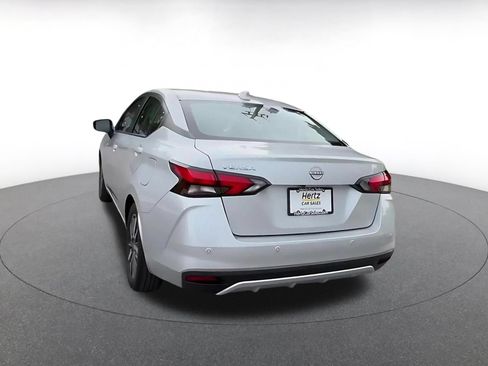 Used 2025 Nissan Versa SV FWD image 11