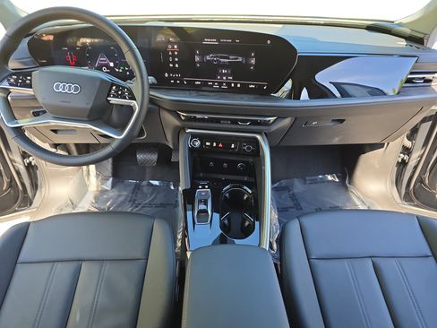 Used 2025 Audi Q5 Premium Plus w/ Premium Plus AWD/4WD image 9