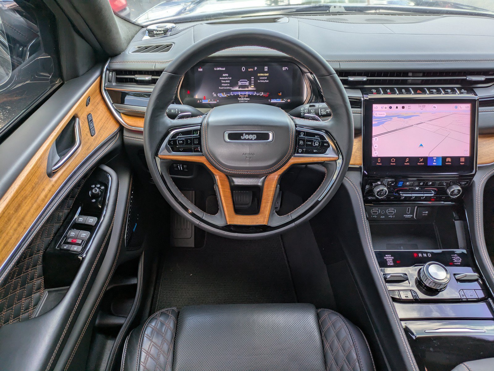 Used 2024 Jeep Grand Cherokee L Summit AWD/4WD image 15