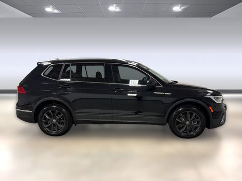 Used 2024 Volkswagen Tiguan SE FWD image 8