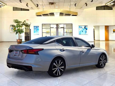 Used 2020 Nissan Altima 2.5 SR FWD image 5