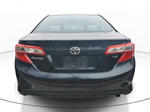 Used 2014 Toyota Camry LE image 8