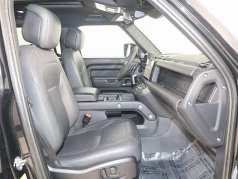 Used 2023 Land Rover Defender 110 V8 image 13