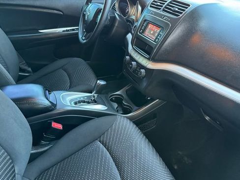 Used 2019 Dodge Journey SE w/ Blacktop Package FWD image 20