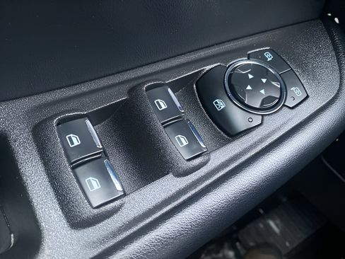 Used 2023 Ford Edge SEL image 11