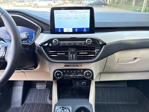 Used 2021 Ford Escape SEL w/ Technology Package image 22