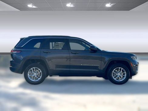 New 2025 Jeep Grand Cherokee Laredo X image 8