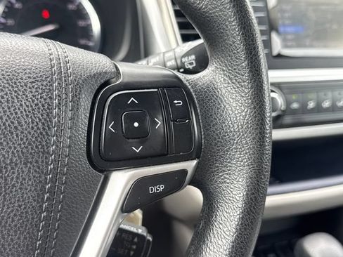 Used 2015 Toyota Highlander LE FWD image 26