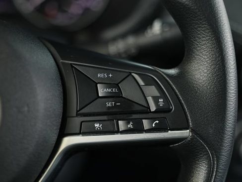 Used 2025 Nissan Sentra SV FWD image 32