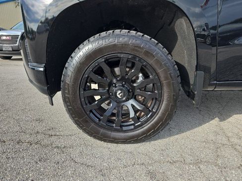 Used 2020 Chevrolet Silverado 1500 Custom w/ Custom Value Package image 10