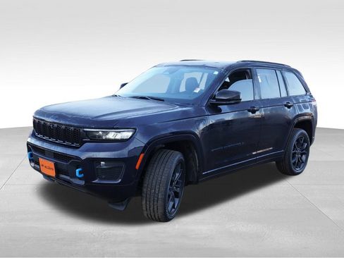 Used 2023 Jeep Grand Cherokee 30th Anniversary AWD/4WD image 11