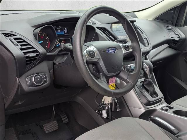 Used 2016 Ford Escape SE w/ Equipment Group 201A FWD image 10