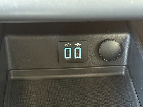 Used 2020 Ford Fusion SE image 36