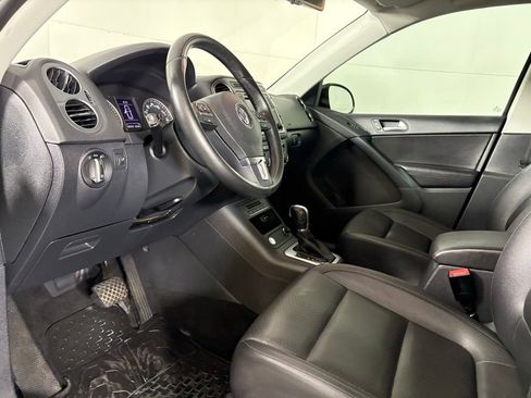 Used 2017 Volkswagen Tiguan Wolfsburg Edition image 21