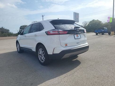 Used 2024 Ford Edge SEL image 3