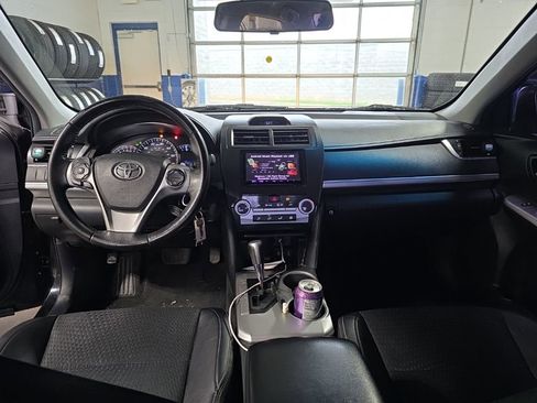 Used 2014 Toyota Camry SE image 10