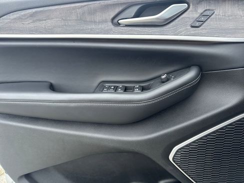 Used 2022 Jeep Grand Cherokee L Limited image 19