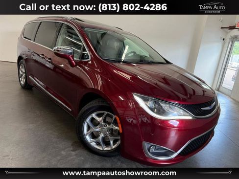 Used 2019 Chrysler Pacifica Limited FWD image 1