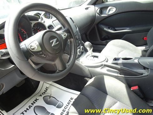 Used 2015 Nissan 370Z Coupe RWD image 11