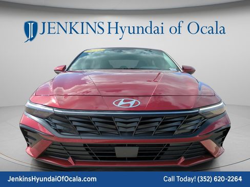 Used 2025 Hyundai Elantra SEL FWD image 8