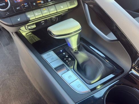 Used 2023 Hyundai Elantra SEL w/ Convenience Package image 18