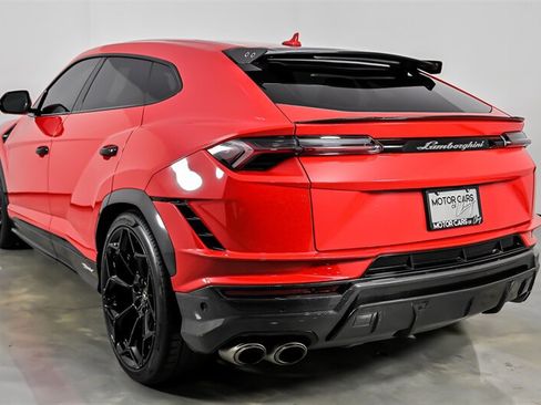 Used 2023 Lamborghini Urus Performante AWD/4WD image 7