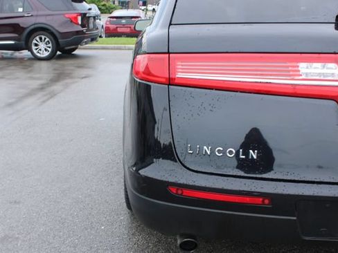 Used 2019 Lincoln MKT AWD image 44