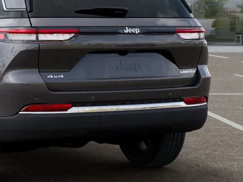 New 2026 Jeep Grand Cherokee Limited w/ Trailer Tow Package AWD/4WD image 13