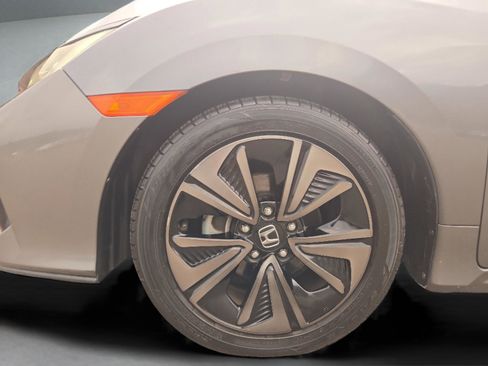 Used 2018 Honda Civic EX image 10
