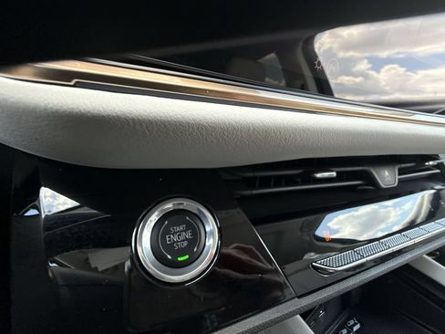 Certified 2025 Buick Envision Avenir AWD/4WD image 23