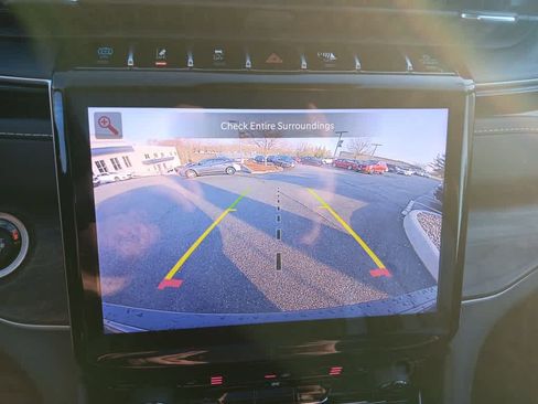 Used 2023 Jeep Grand Cherokee image 33