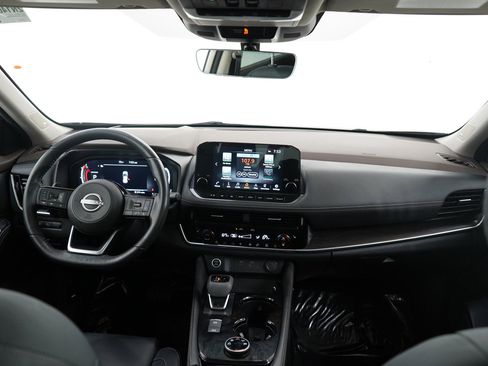 Used 2022 Nissan Rogue Platinum w/ Head-Up Display Package image 13