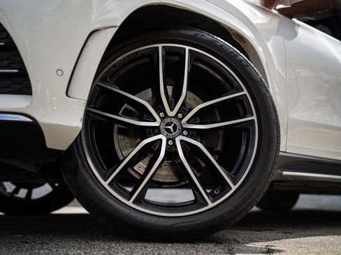 Used 2022 Mercedes-Benz GLS 450 4MATIC w/ AMG Line Exterior image 18