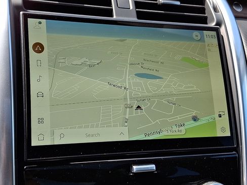 Certified 2024 Land Rover Discovery Dynamic SE image 18