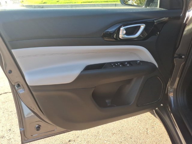 Certified 2024 Jeep Compass Limited AWD/4WD image 8