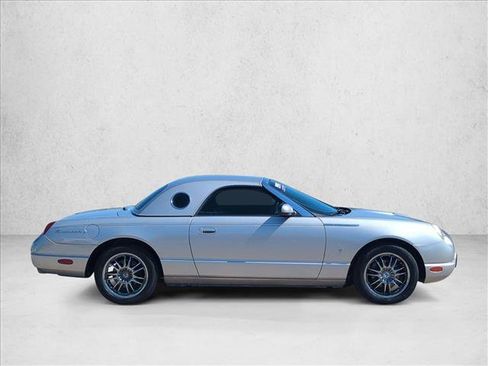 Used 2005 Ford Thunderbird RWD image 4
