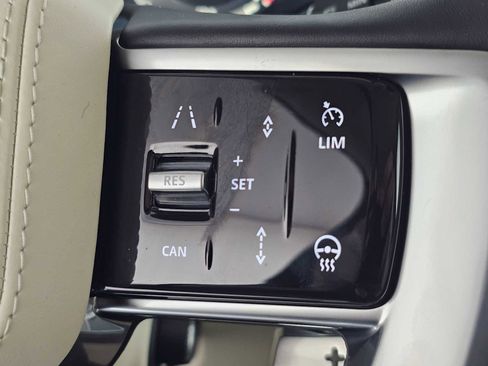 Used 2026 Land Rover Range Rover SE image 30