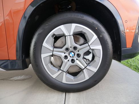 New 2025 BMW X1 xDrive28i w/ Convenience Package image 9