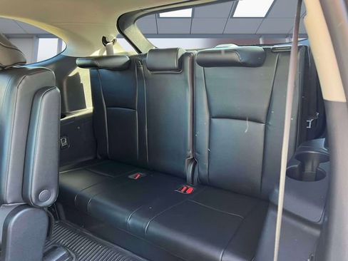 Used 2022 Toyota Highlander XLE AWD/4WD image 15
