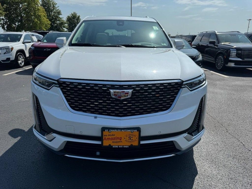 Used 2024 Cadillac XT6 Premium Luxury w/ Technology Package AWD/4WD image 9