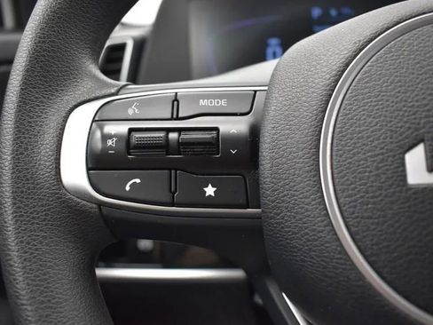 Used 2024 Kia Sportage LX image 25