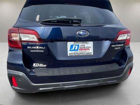 Used 2018 Subaru Outback 3.6R Touring w/ Popular Package #3 image 12