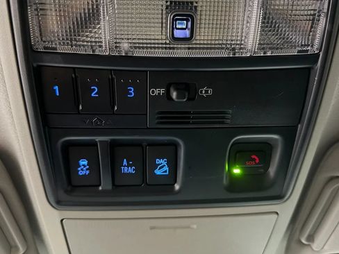 Used 2023 Toyota 4Runner SR5 Premium AWD/4WD image 18