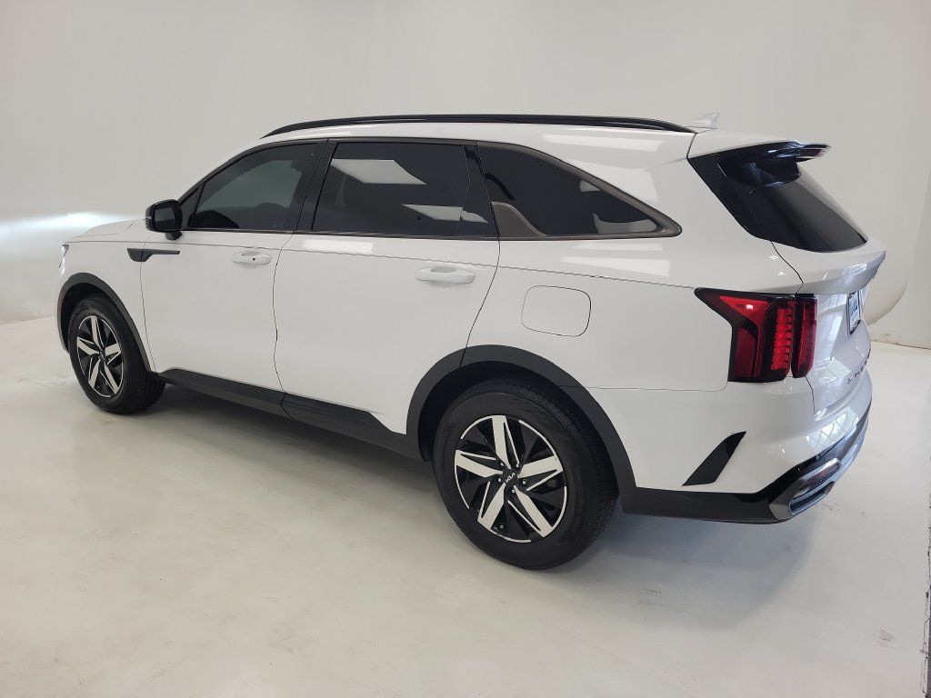 Used 2022 Kia Sorento EX w/ Panoramic Sunroof Package FWD image 6