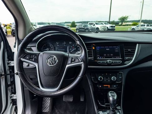 Used 2021 Buick Encore Preferred AWD/4WD image 6