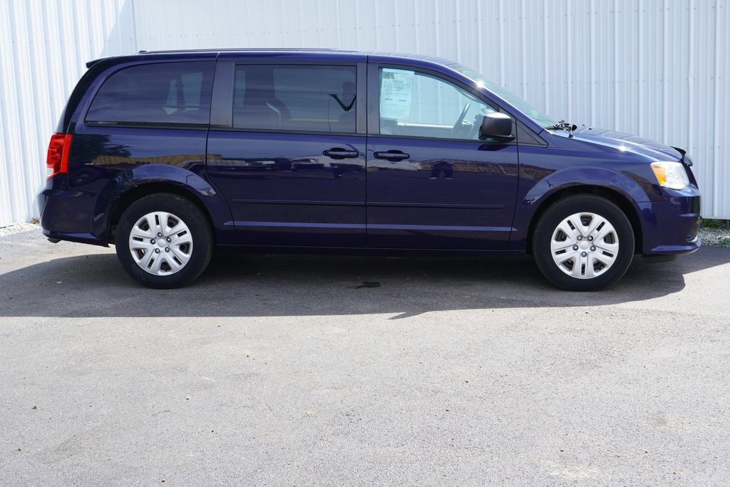 Used 2014 Dodge Grand Caravan SE w/ Quick Order Package 29E SE FWD image 2